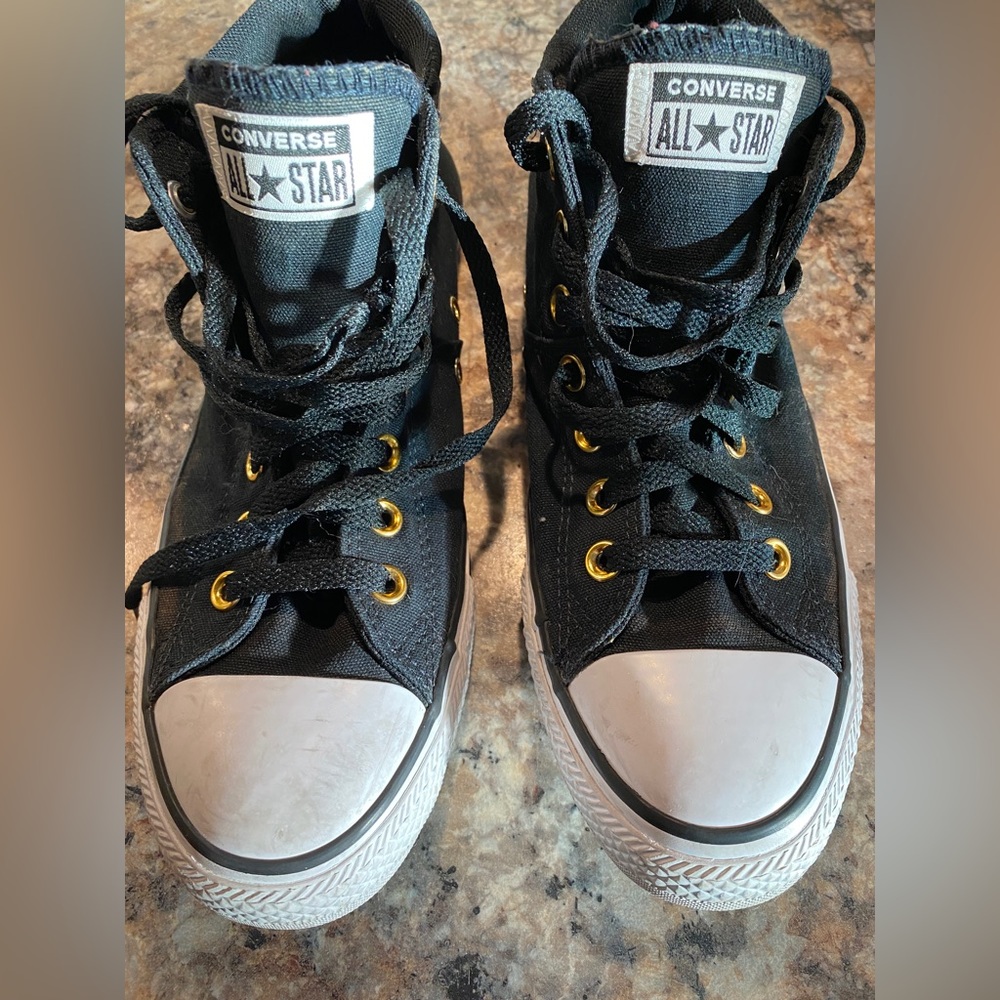 Converse All Star Women’s 10.5 hi-tops